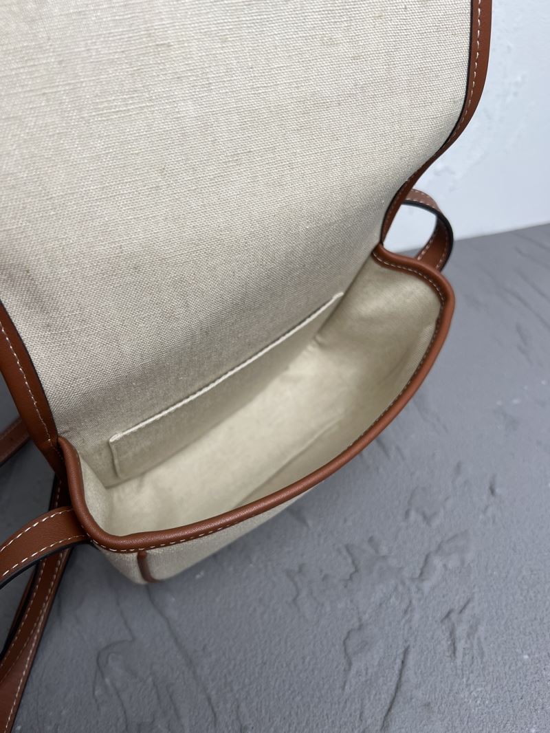 Ce1i*e triomphe bags